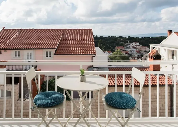 Walk To The From A Cool And Modern 아파트 *